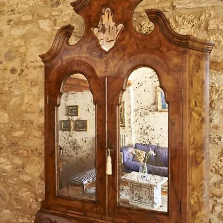 Rose Apartment *